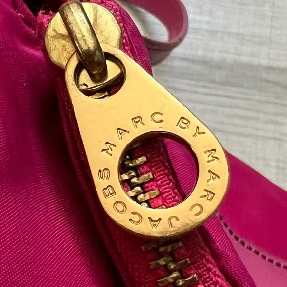 MARC JACOBS Preppy Nylon Mini Natasha Crossbody Bag Pink Magenta - Picture 12 of 16